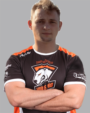 Gracz komputerowy - BJX